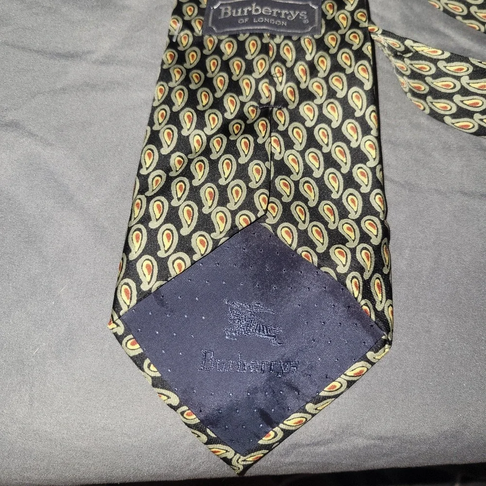 Burberrys London Mens 100% Pure Silk Tie Black Yellow Red